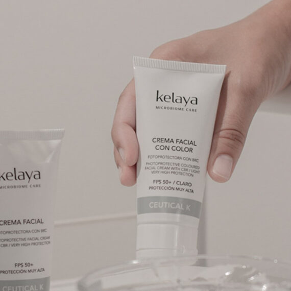 Crema facial con color Tono Medio